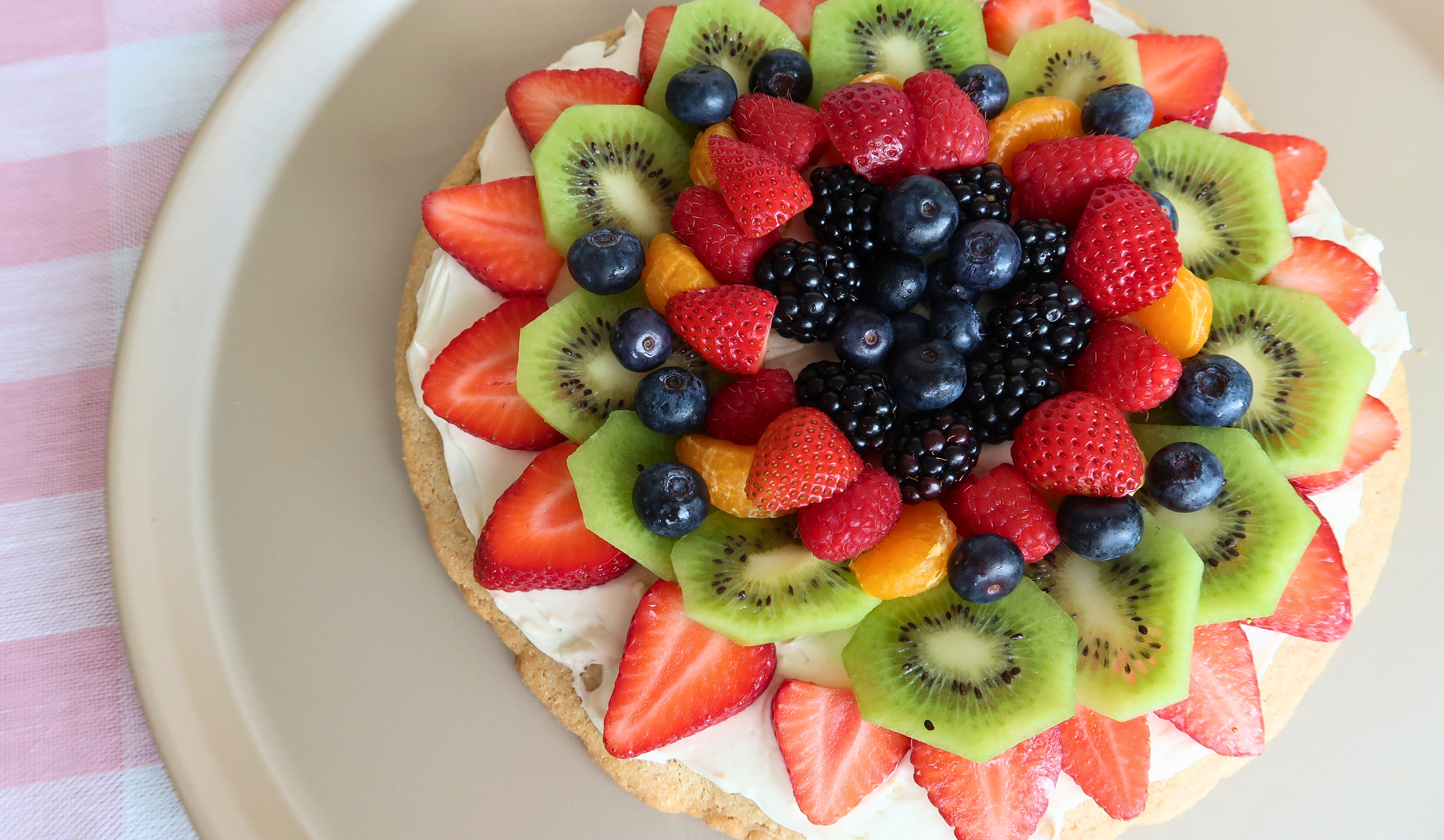Fresh-milled fruit pizza with shortbread crust and fresh fruit