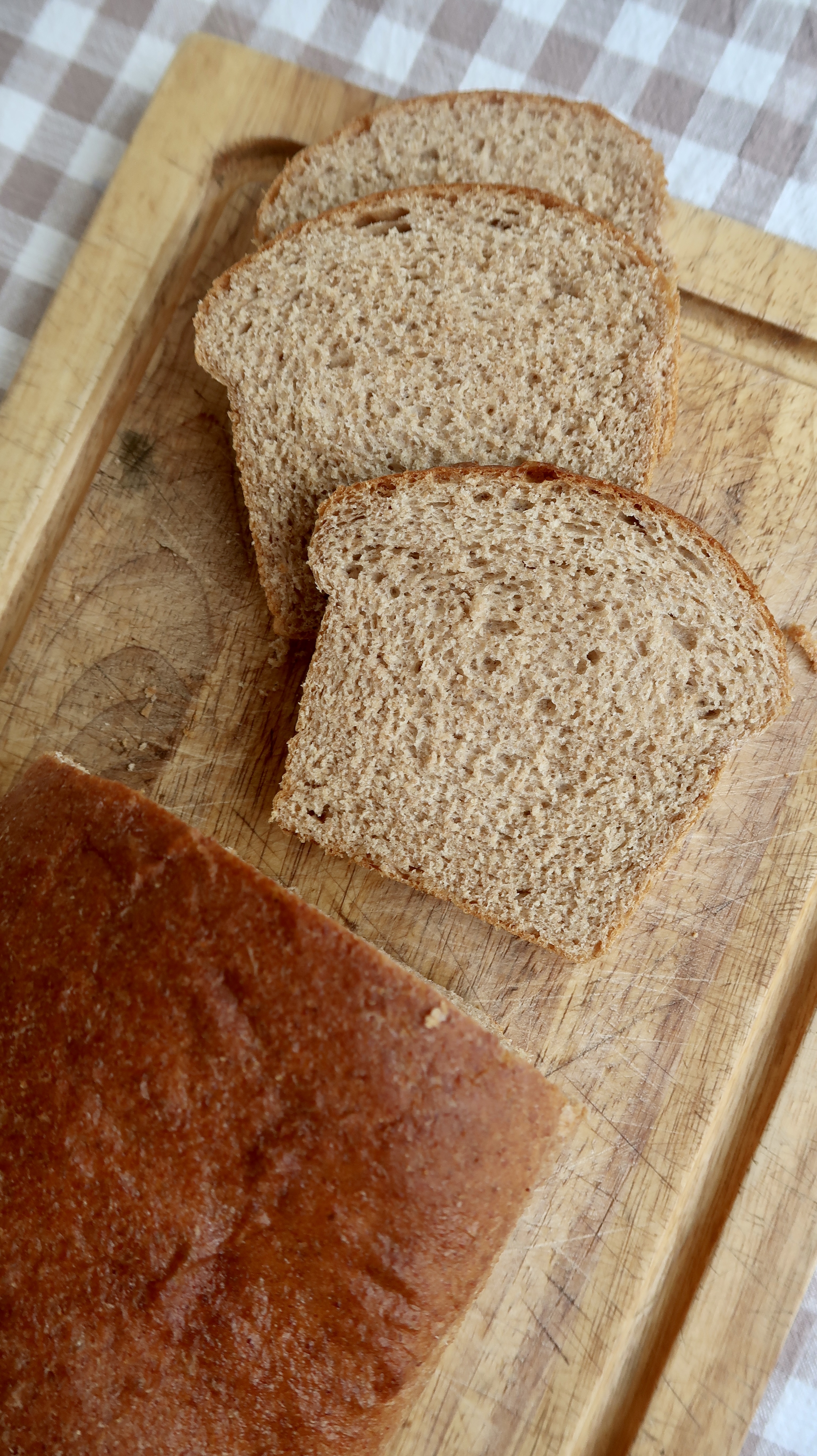 Fresh-milled honey wheat sandwich bread loaf